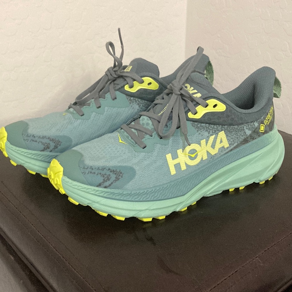 HOKA Running/ Tennis Shoes